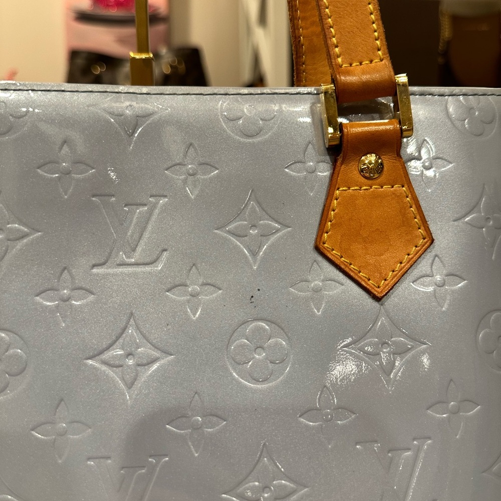 Louis Vuitton Periwinkle Monogram Vernis Houston - Picture 3 of 16
